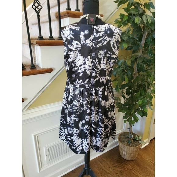 Joe Fresh 12 Floral Fit & Flare Dress - Picture 5 of 9